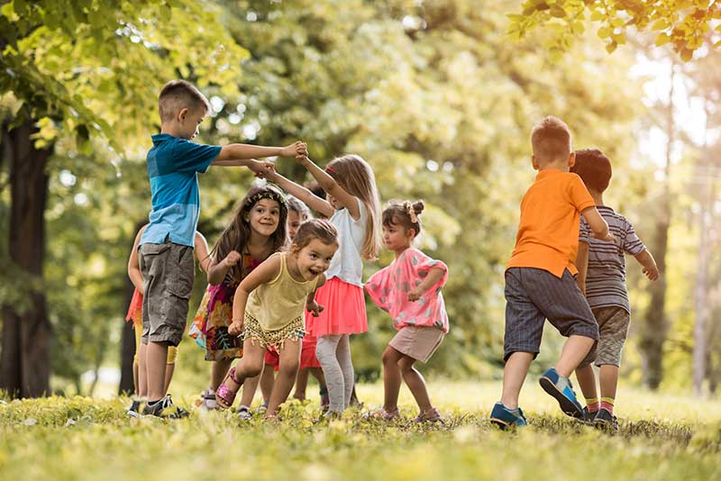 Children Playing - chiropractor for children Children Playing - chiropractor for children